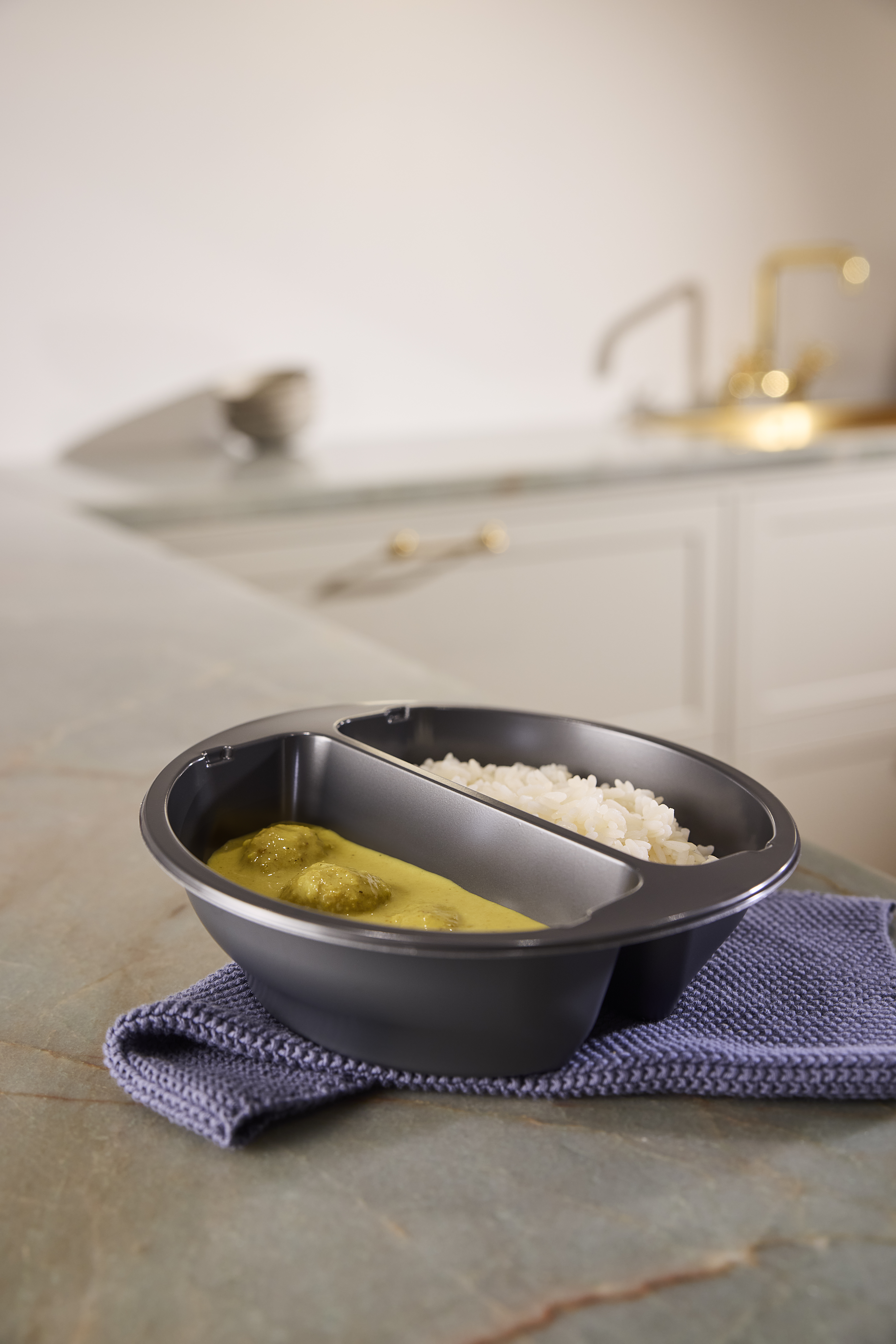 CPET_Grey _Rice and curry dish_meat balls_Kitchen