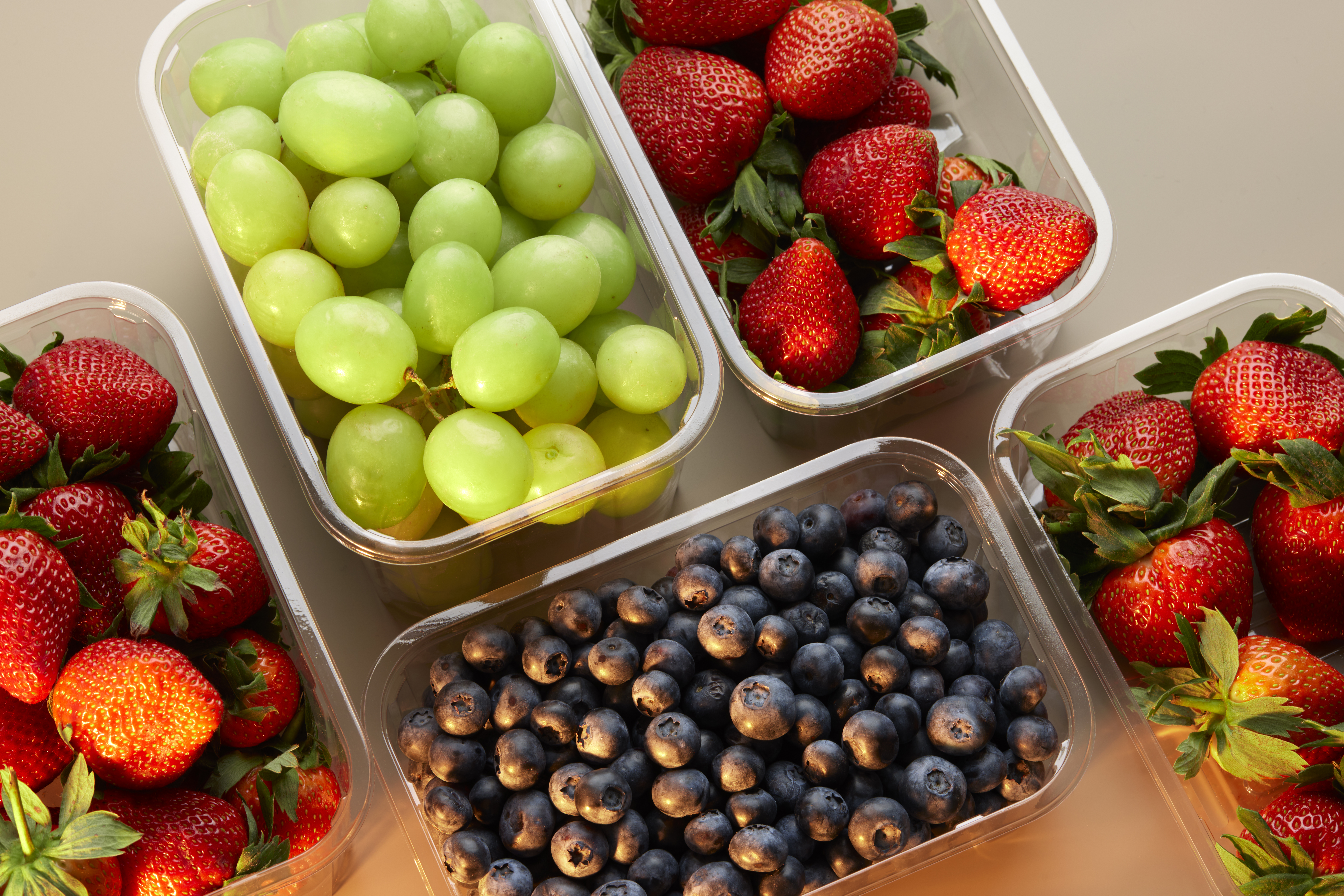APET_Transparent_Blueberry_Grapes_and_Strawberry_Fresh fruit(1)